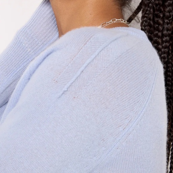 Evereve Size L Blue V-Neck 100% Cashmere Pullover Sweater Women’s Lightweight - Picture 3 of 11